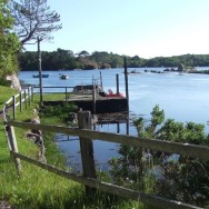 Amazing waterfront in walking distance